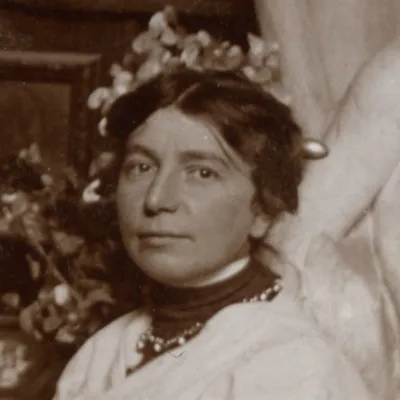 schmidt-louise_extern_stadel-archiv_beschnitten.jpg